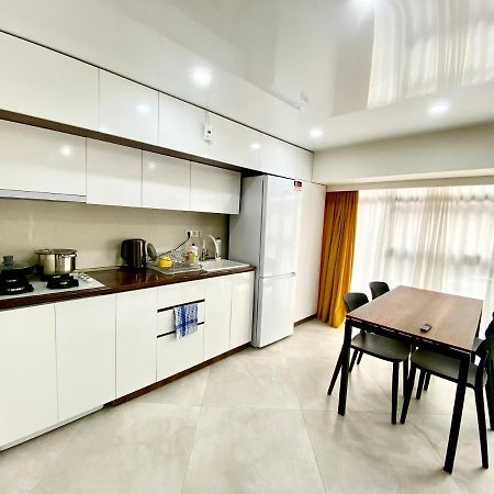 Gss - A Apartment Tbilisi Exteriör bild
