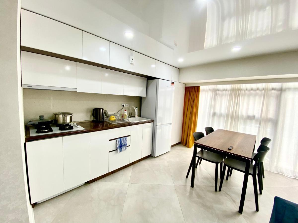 Gss - A Apartment Tbilisi Exteriör bild